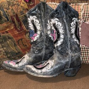 EUC CORRAL BOOTS